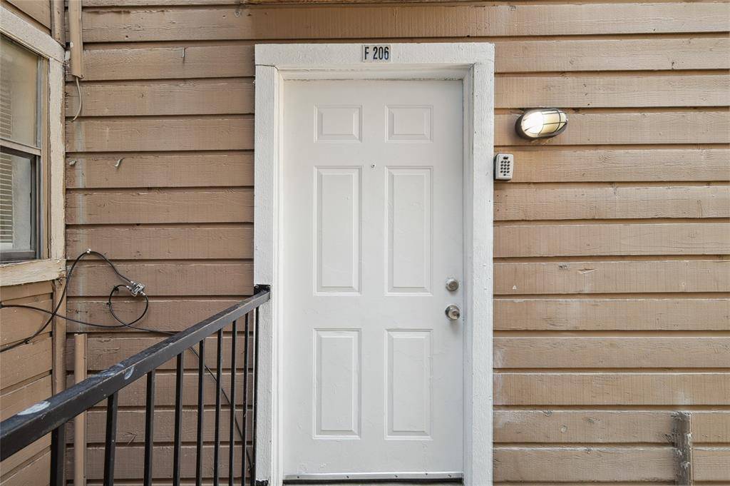 Dallas, TX 75243,9839 Walnut Street #306