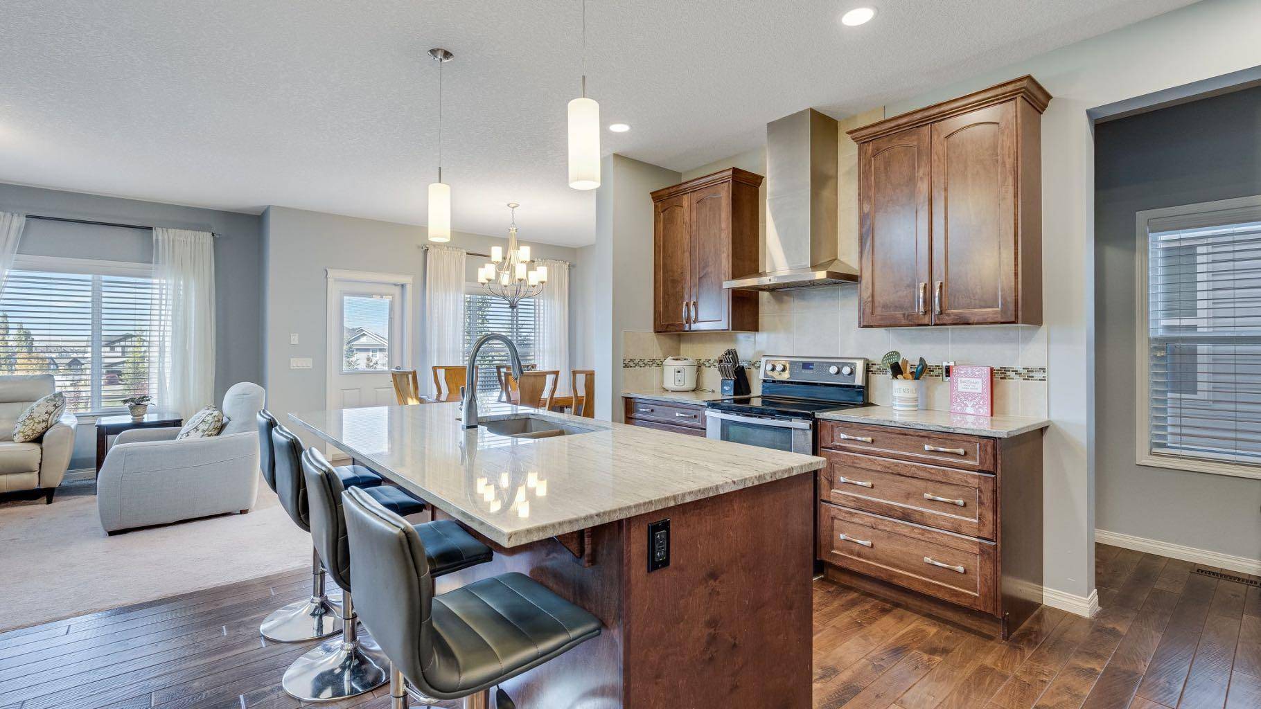 Airdrie, AB T4B 4C1,343 Hillcrest HTS SW