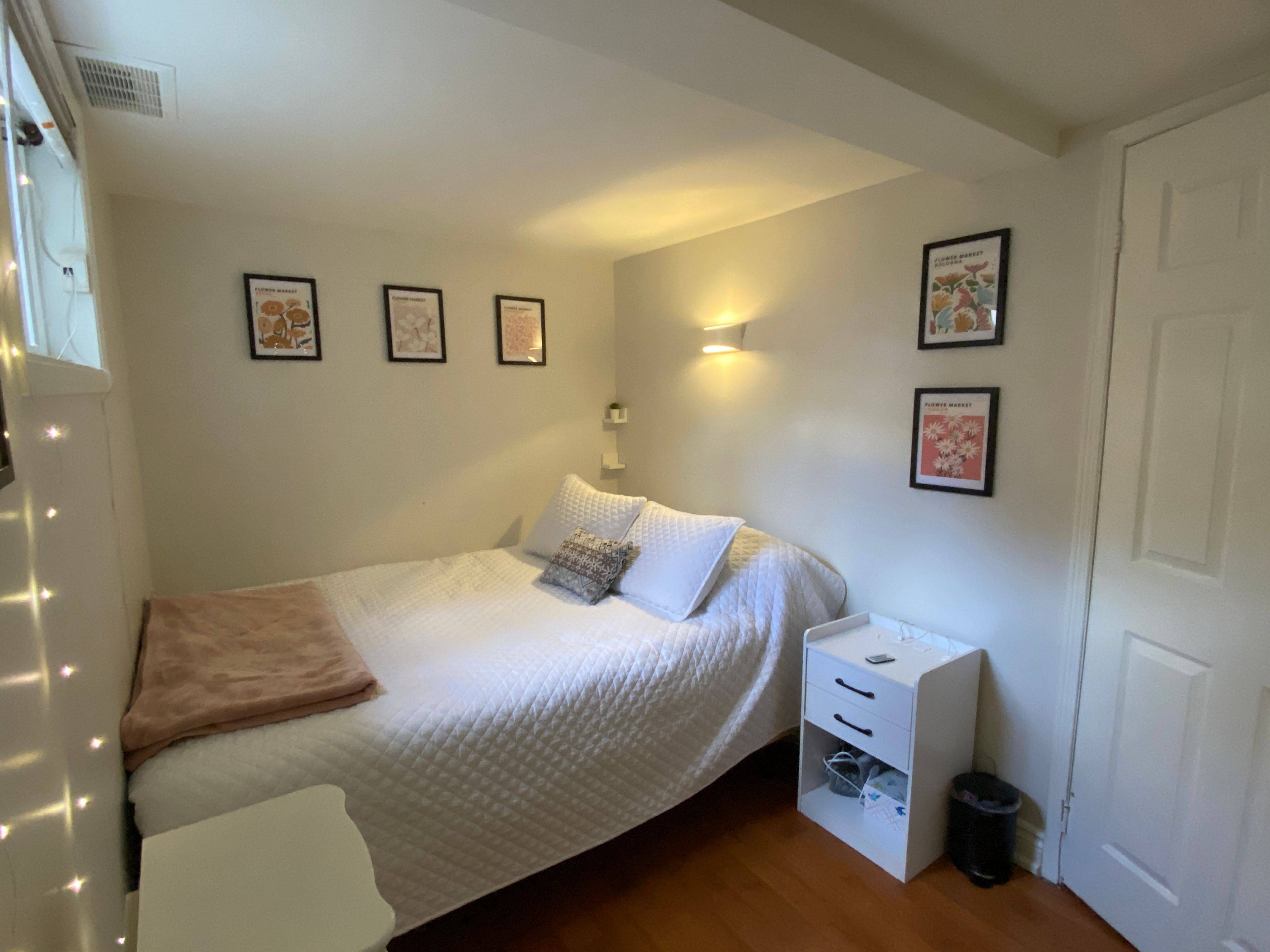 Mississauga, ON L5E 2G2,1067 Edgeleigh AVE #Lwr Lvl