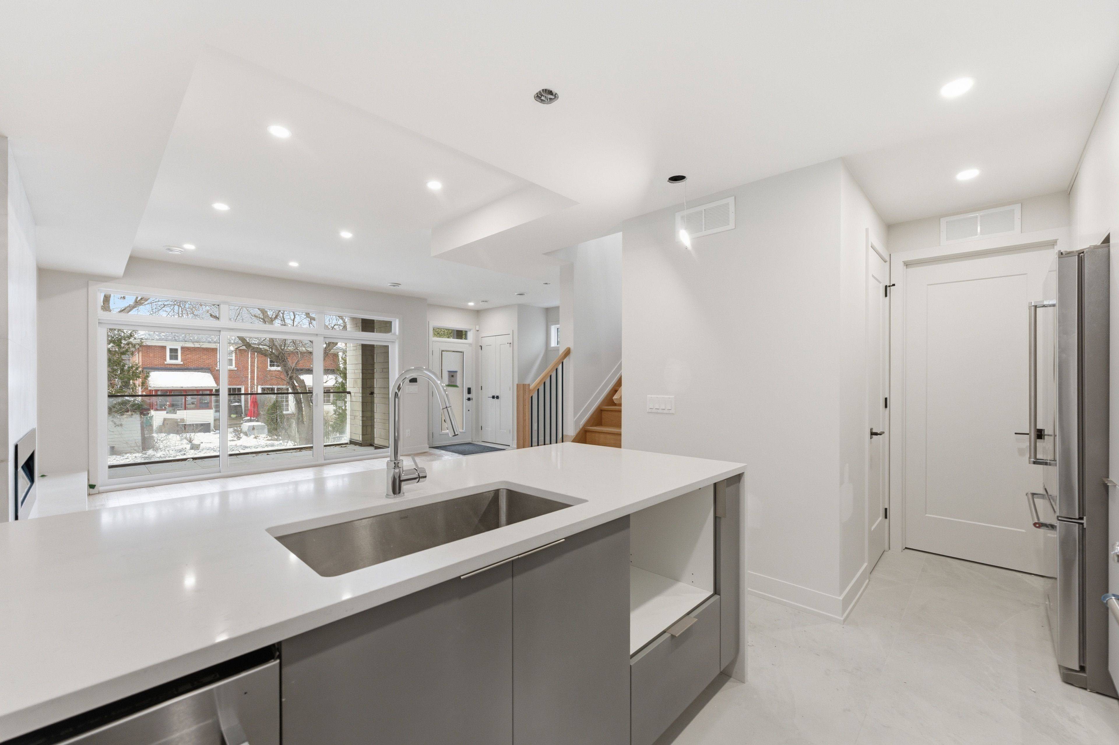 Carlingwood - Westboro And Area, ON K2A 1Z8,514 Roosevelt AVE ##B