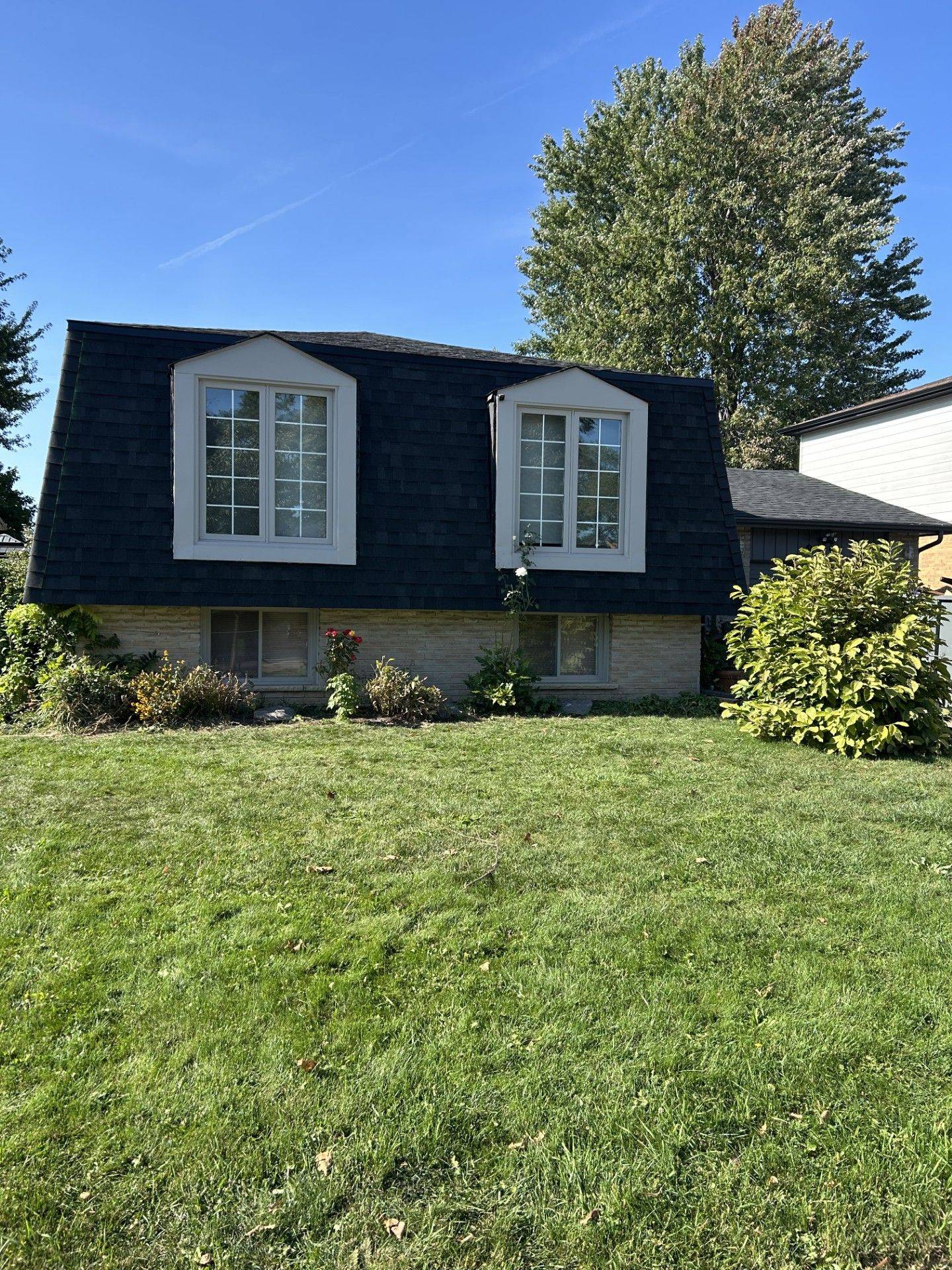 Mississauga, ON L5B 1Z1,235 Louis DR