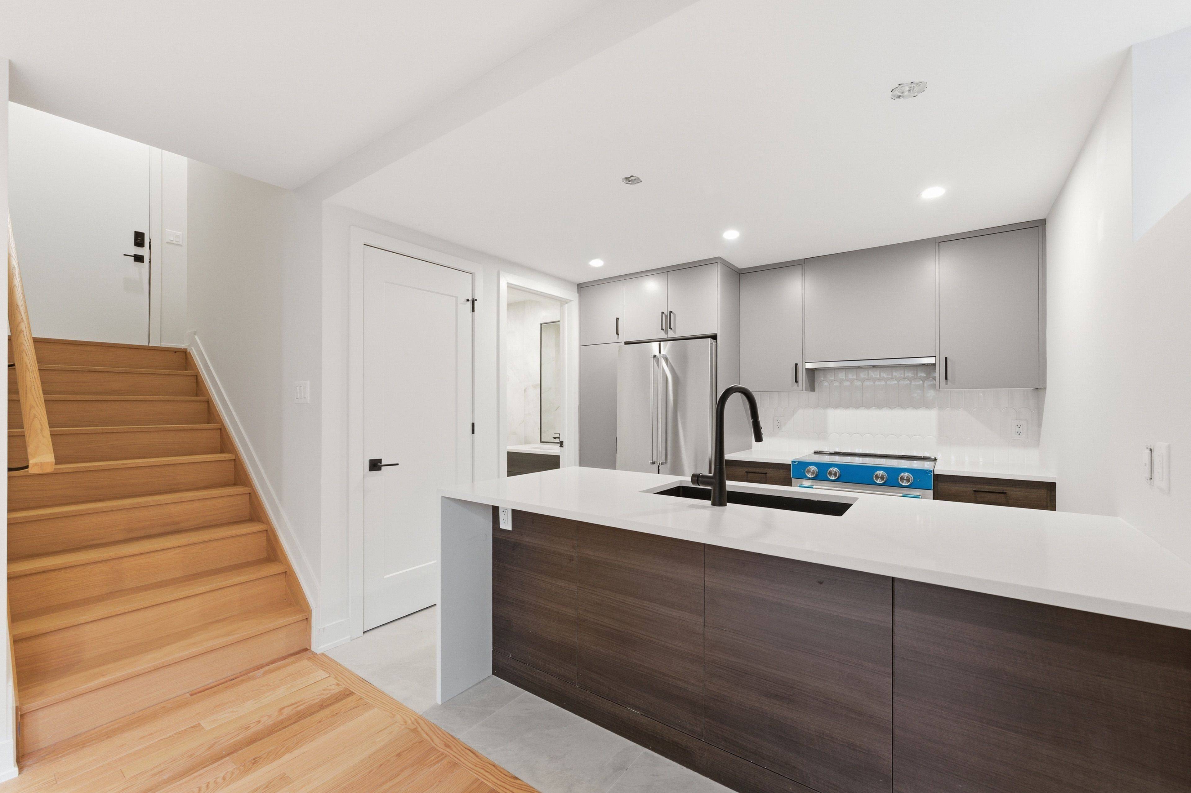 Carlingwood - Westboro And Area, ON K2A 1Z8,514 Roosevelt AVE ##C