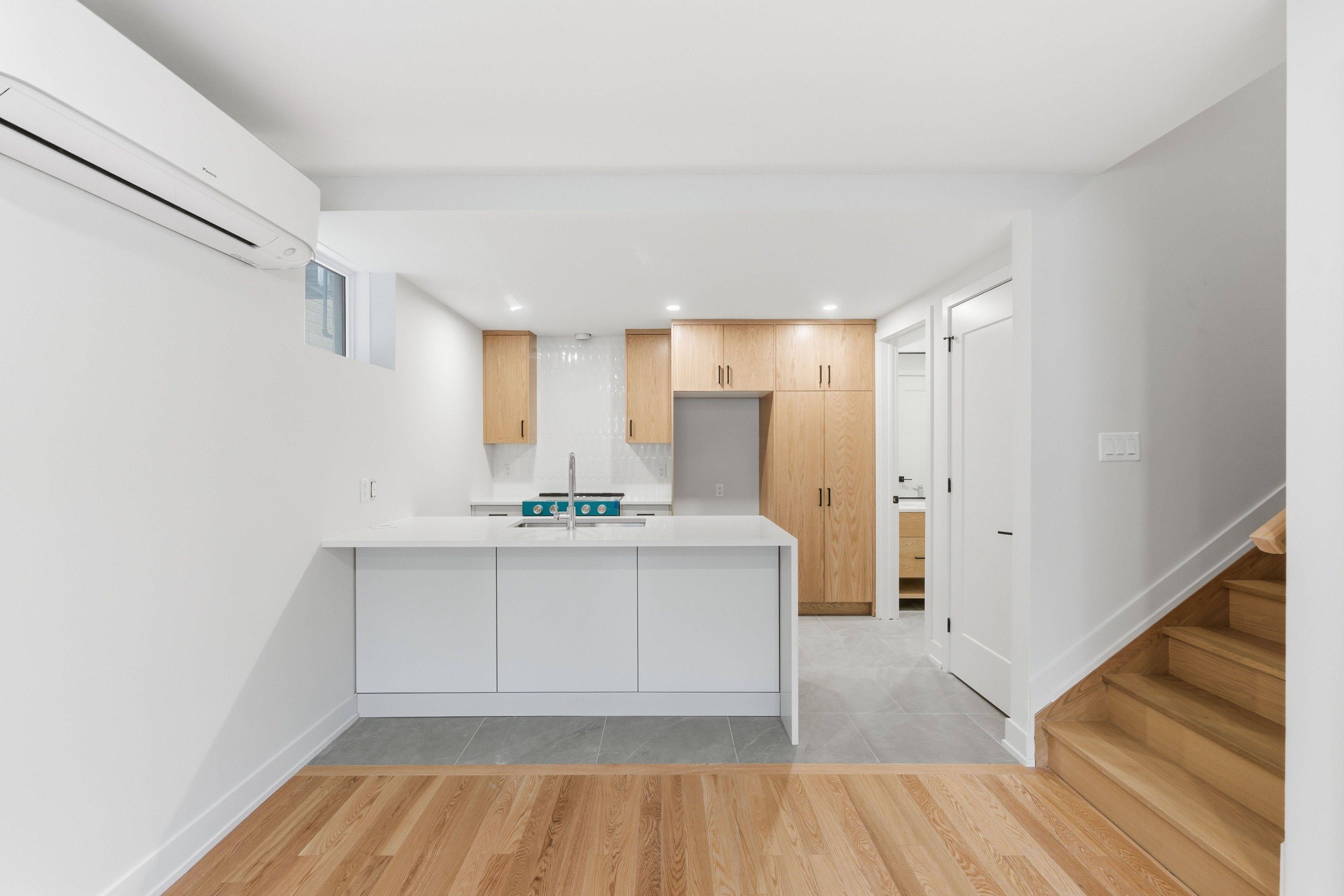 Carlingwood - Westboro And Area, ON K2A 1Z8,514 Roosevelt AVE ##D