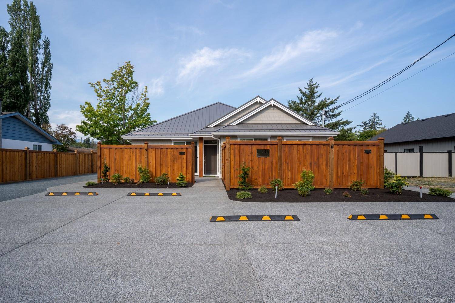 Parksville, BC V9P 1H3,247 Finholm St #B/D