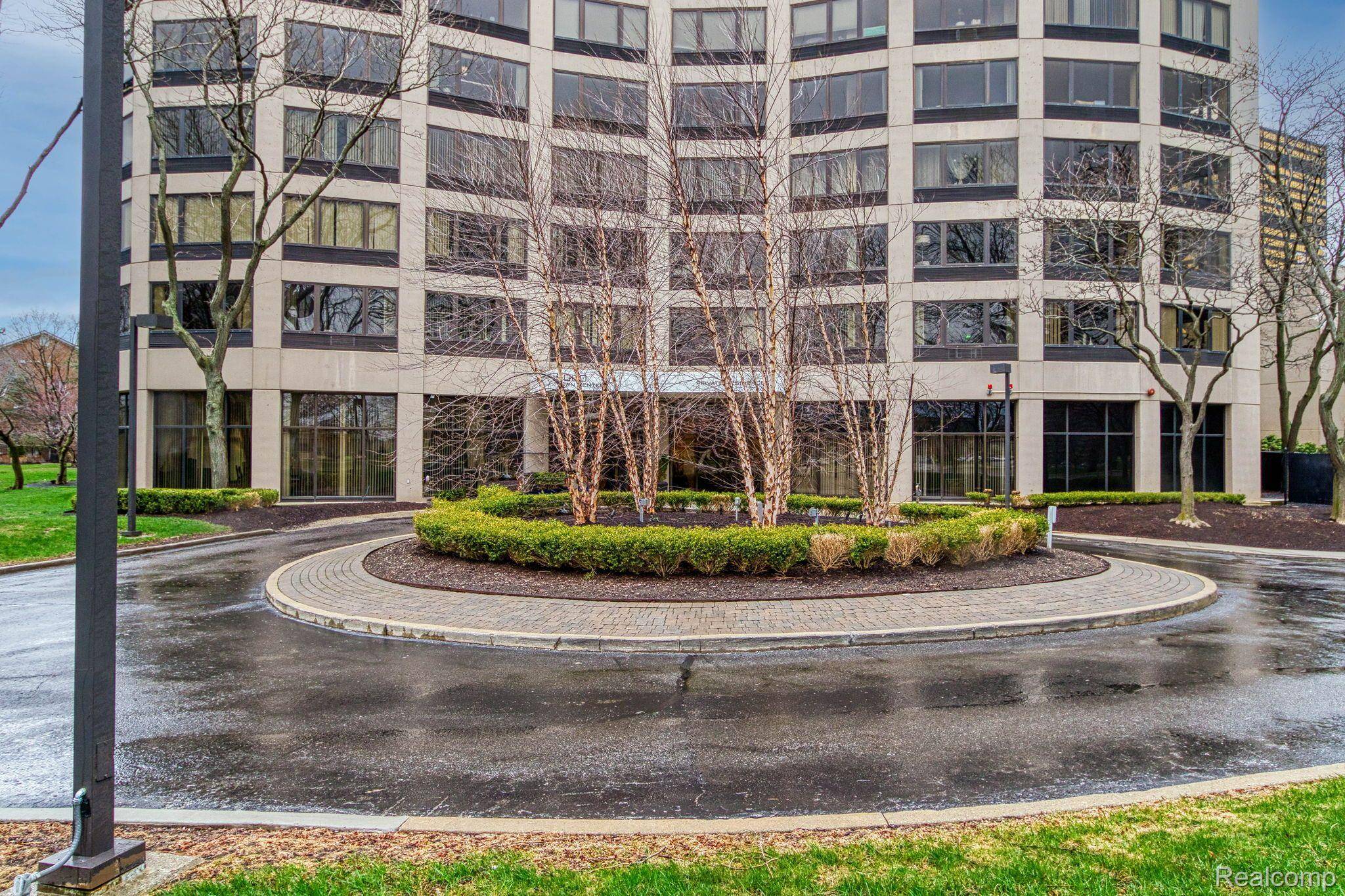 Southfield, MI 48075,5000 TOWN CTR #2205