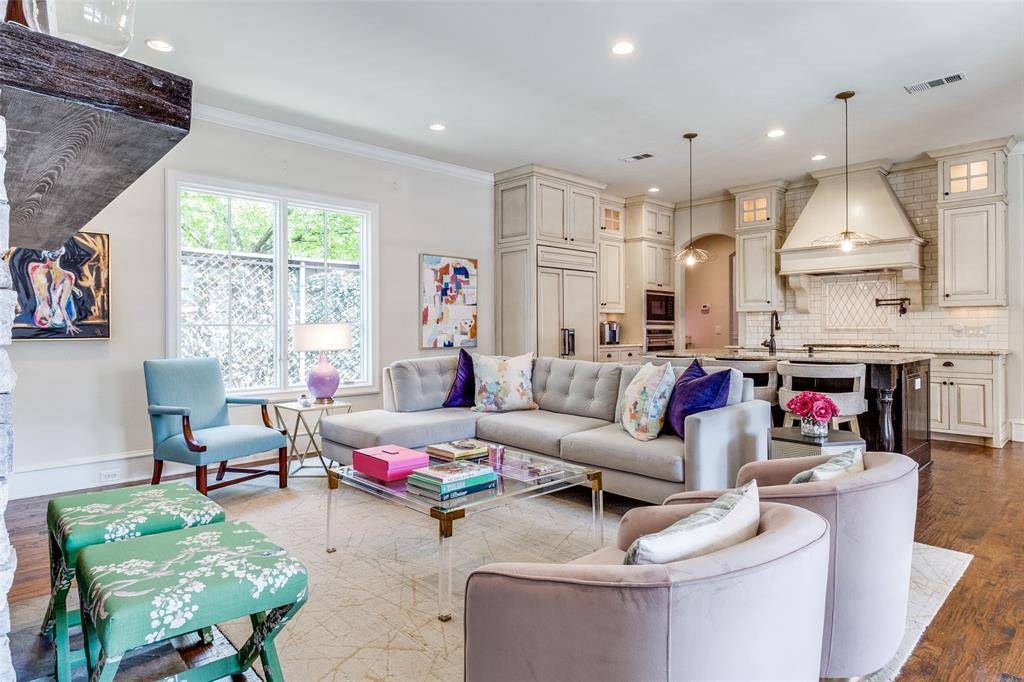 Dallas, TX 75209,7419 Robin Road