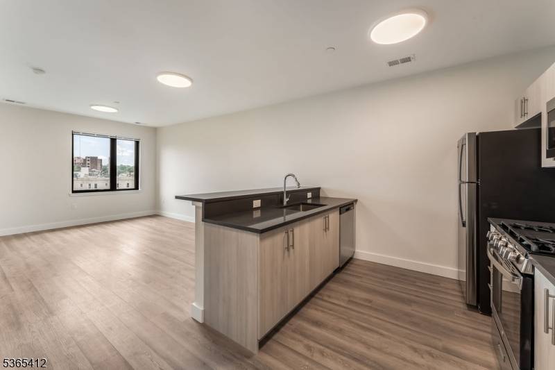 City Of Orange Twp., NJ 07050,72 S  Essex Ave #203