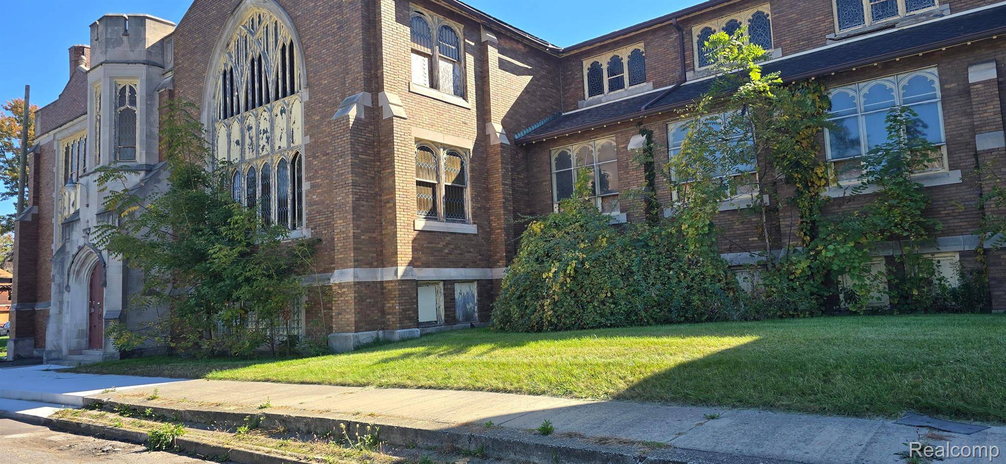 Detroit, MI 48207,740 E GRAND BLVD