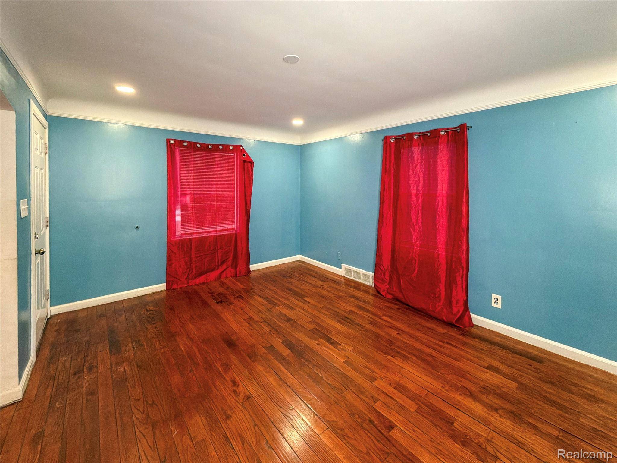 Detroit, MI 48204,8553 Cloverlawn ST