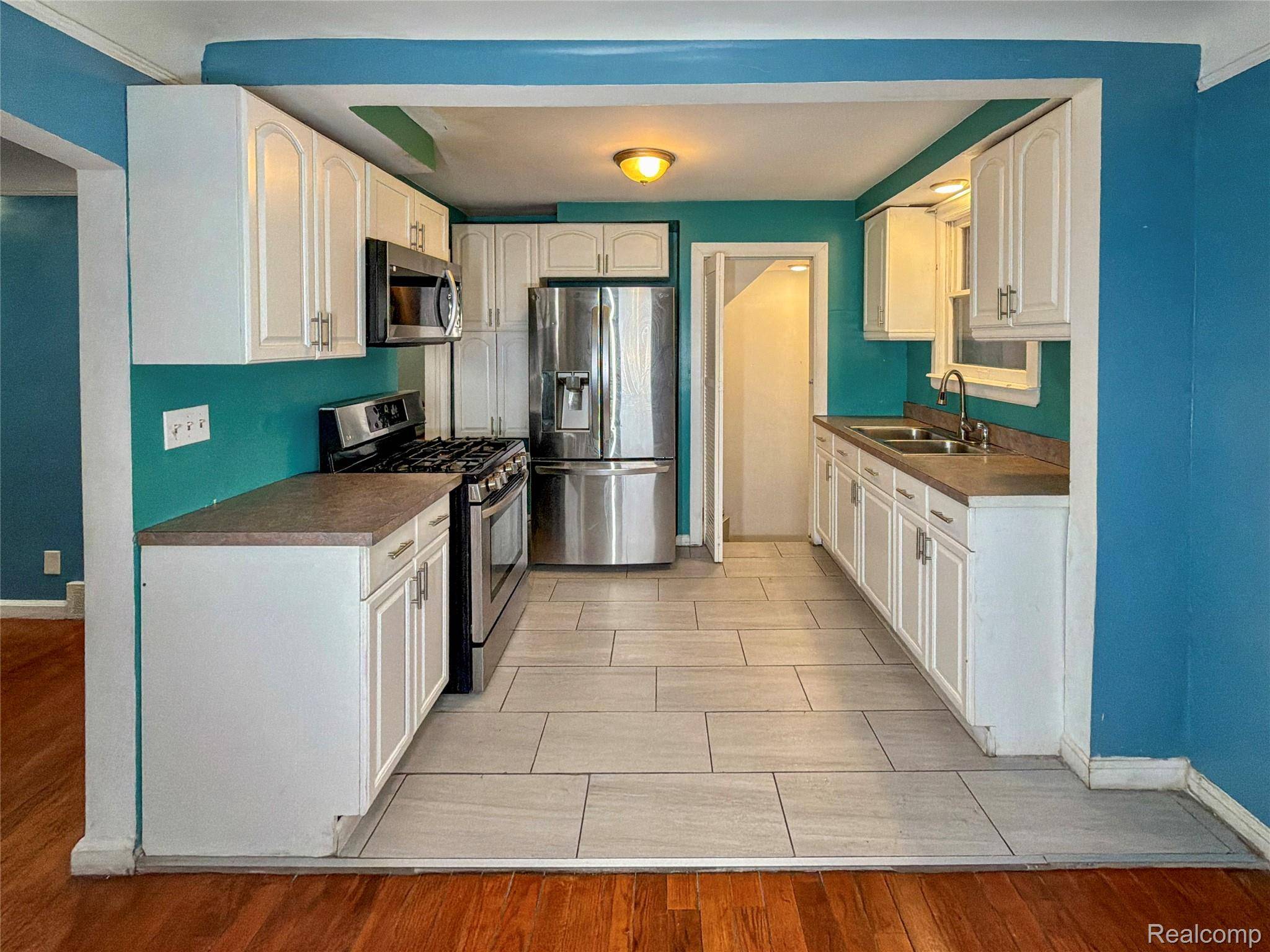 Detroit, MI 48204,8553 Cloverlawn ST