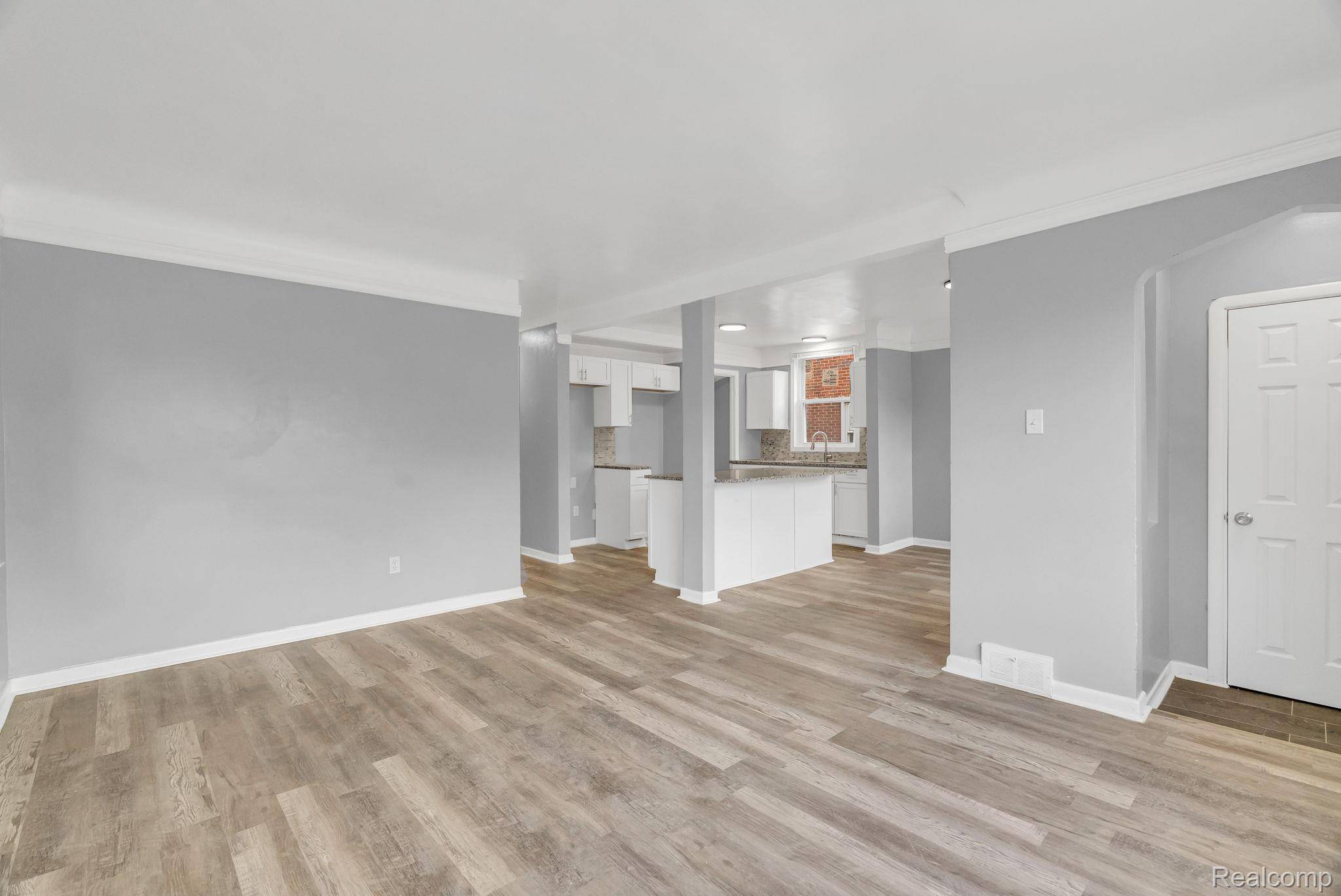 Detroit, MI 48224,17918 Chester ST