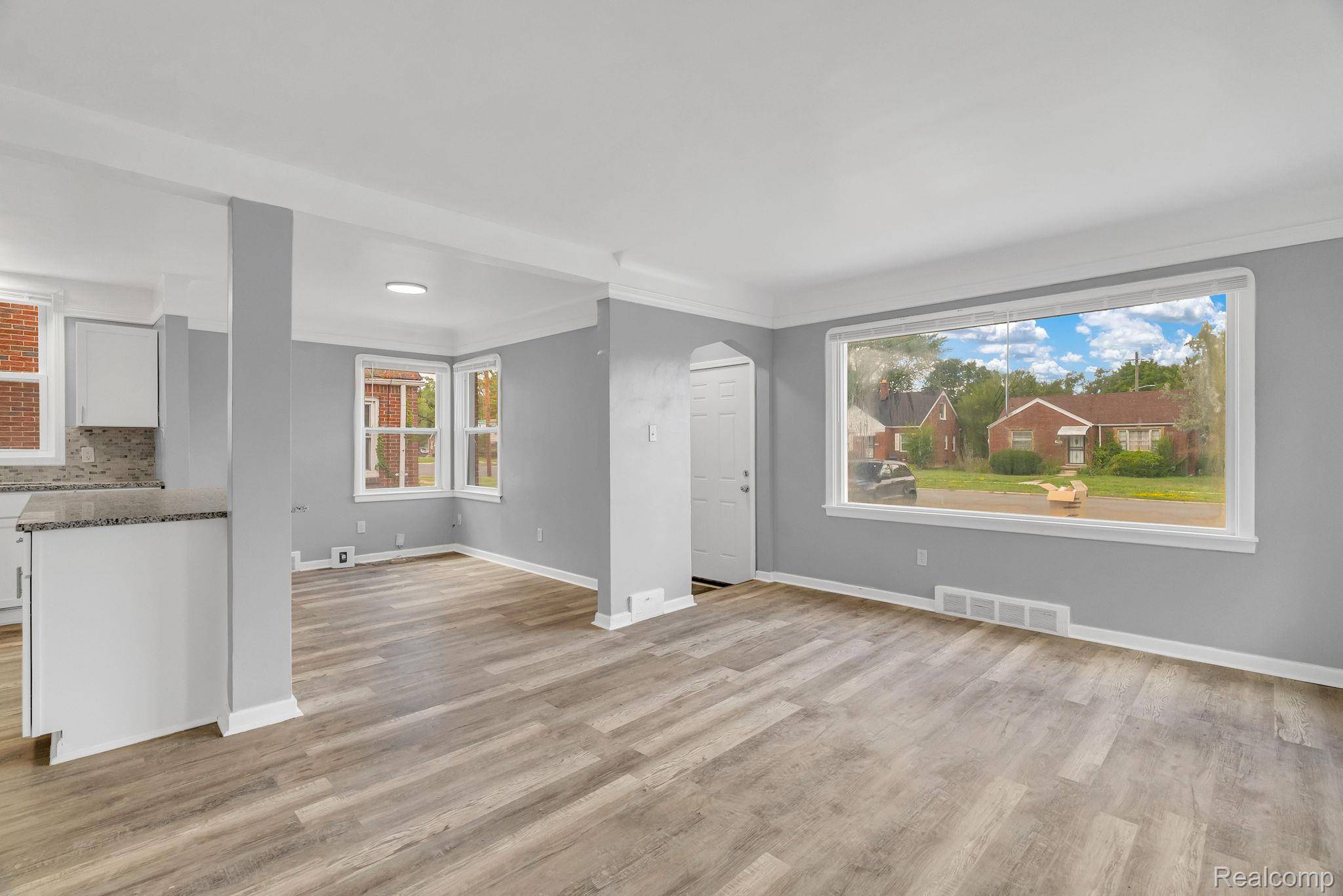 Detroit, MI 48224,17918 Chester ST