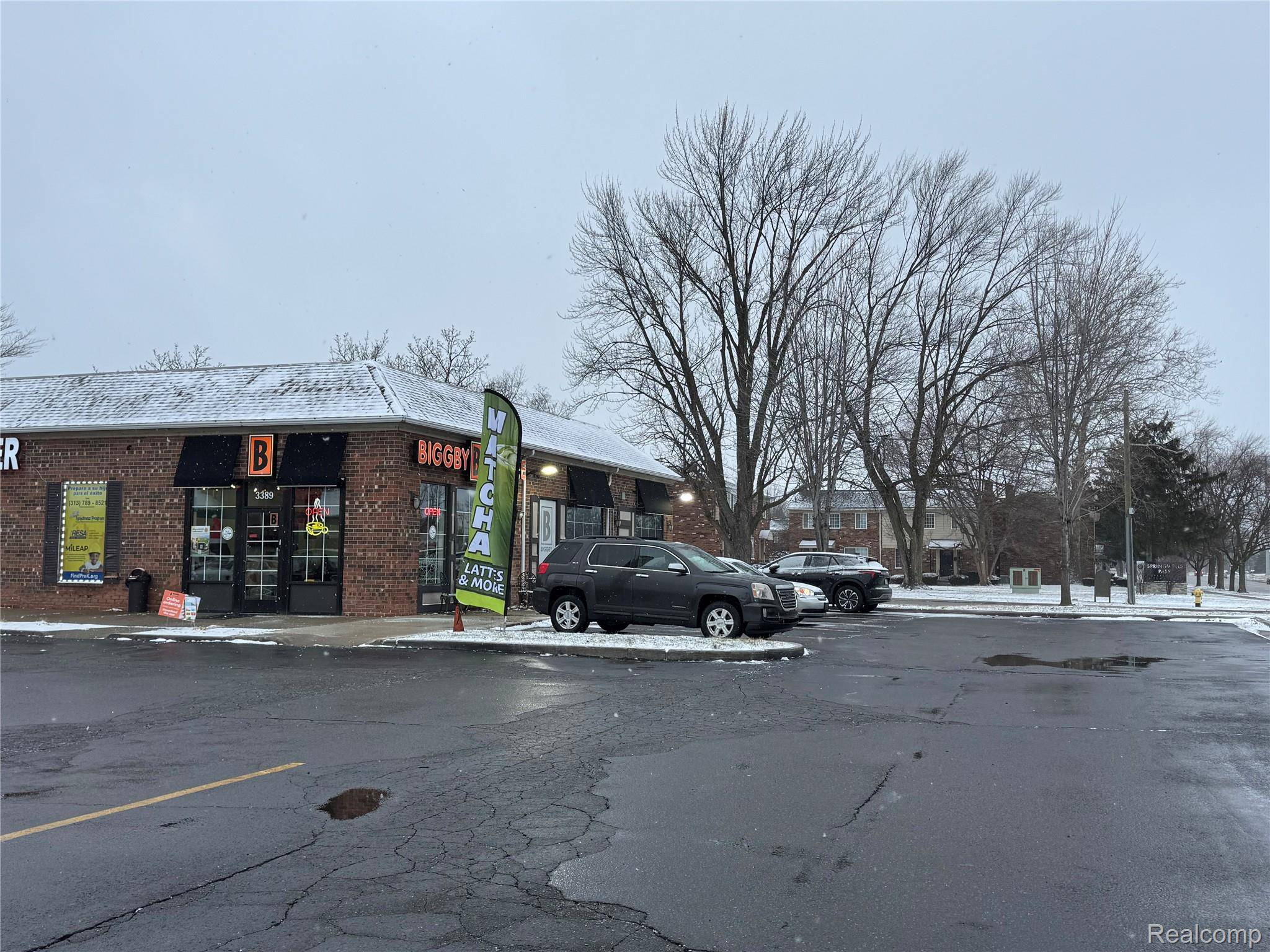 Dearborn, MI 48120,3389 Greenfield RD