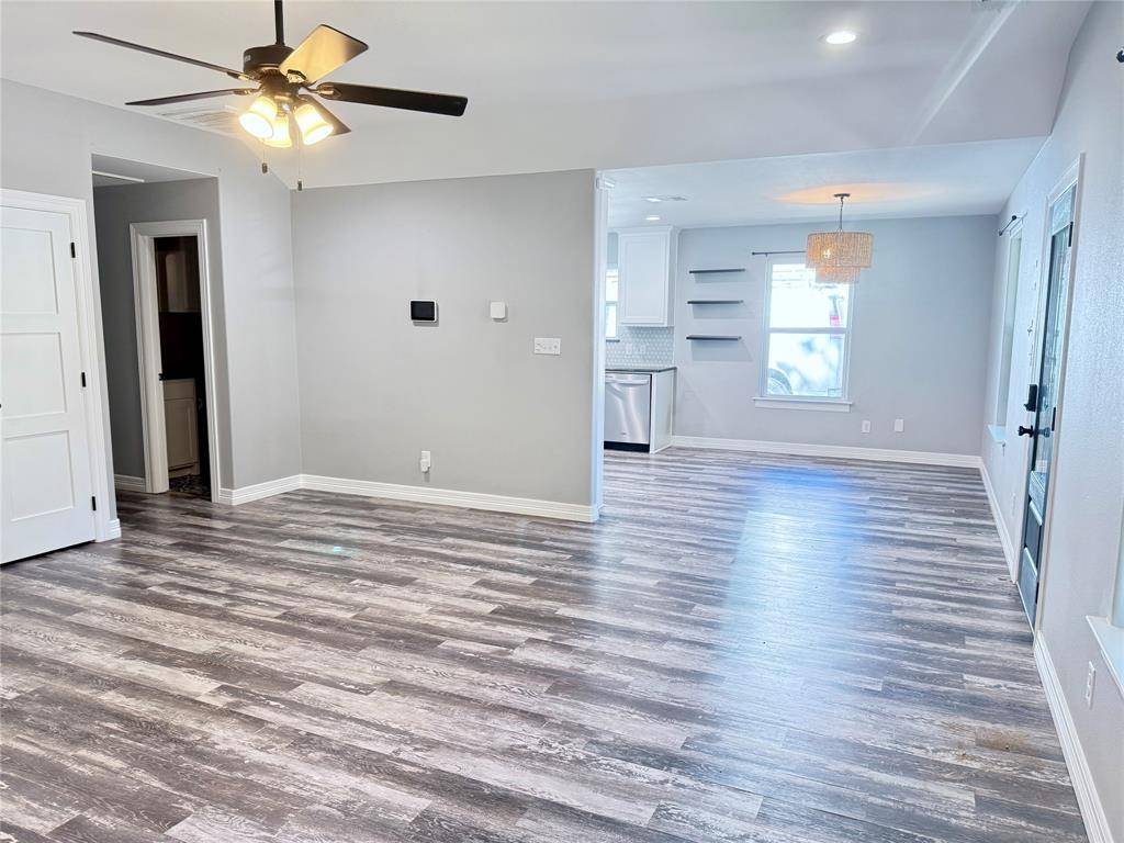 Gainesville, TX 76240,527 N Chestnut Street