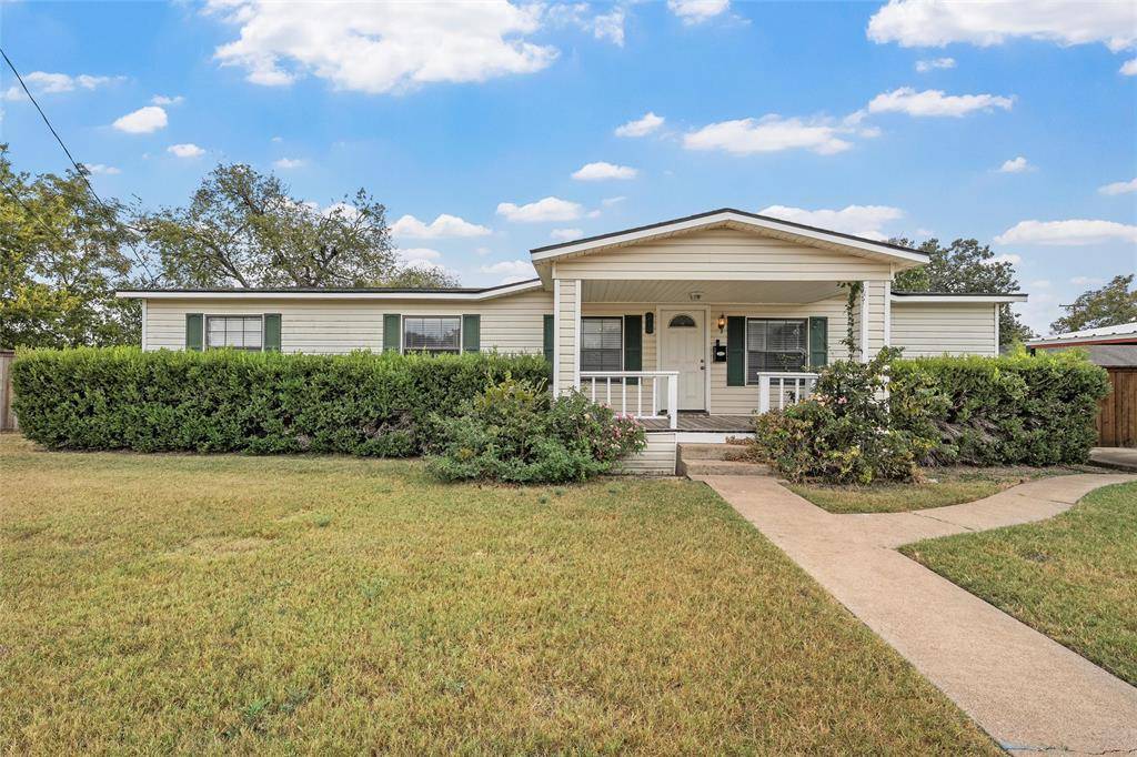 Mcgregor, TX 76657,210 W 9th Street