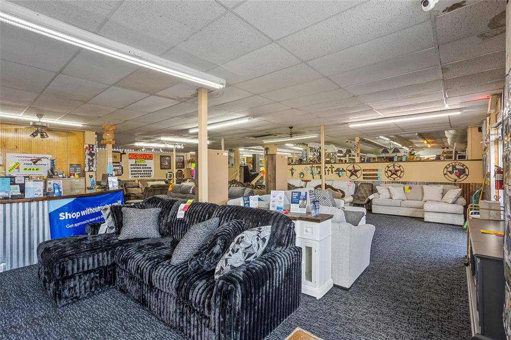 River Oaks, TX 76114,2615 Jacksboro Highway