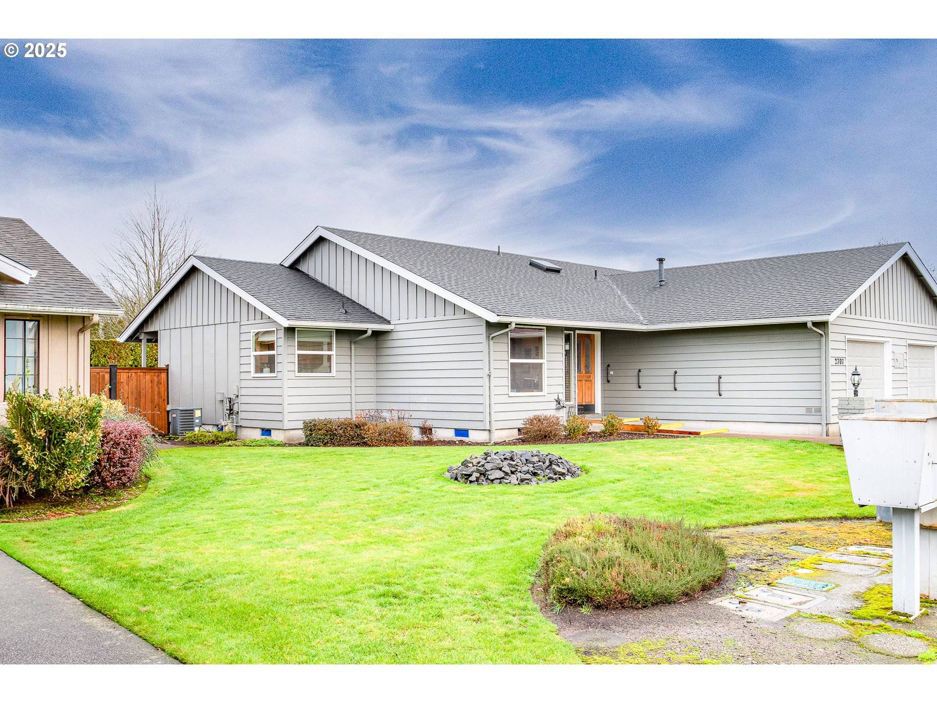 Eugene, OR 97408,2707 DAYNA LN