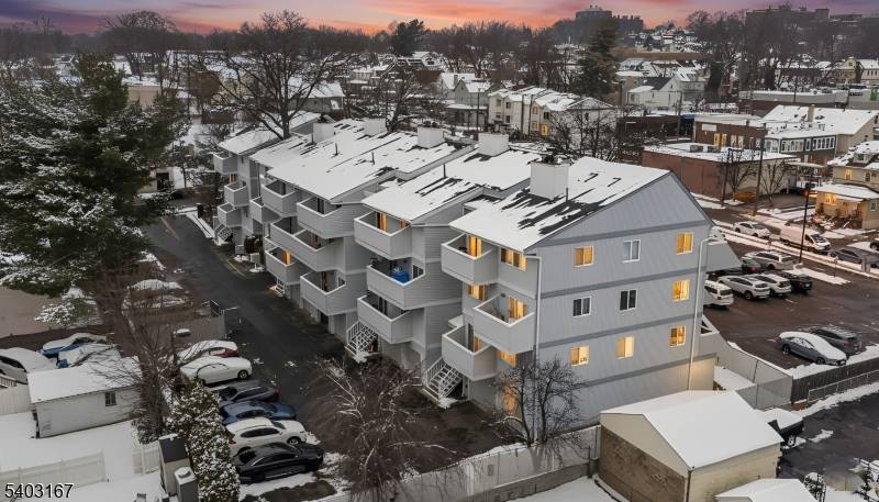 Passaic City, NJ 07055,142-148 Main Ave #4A