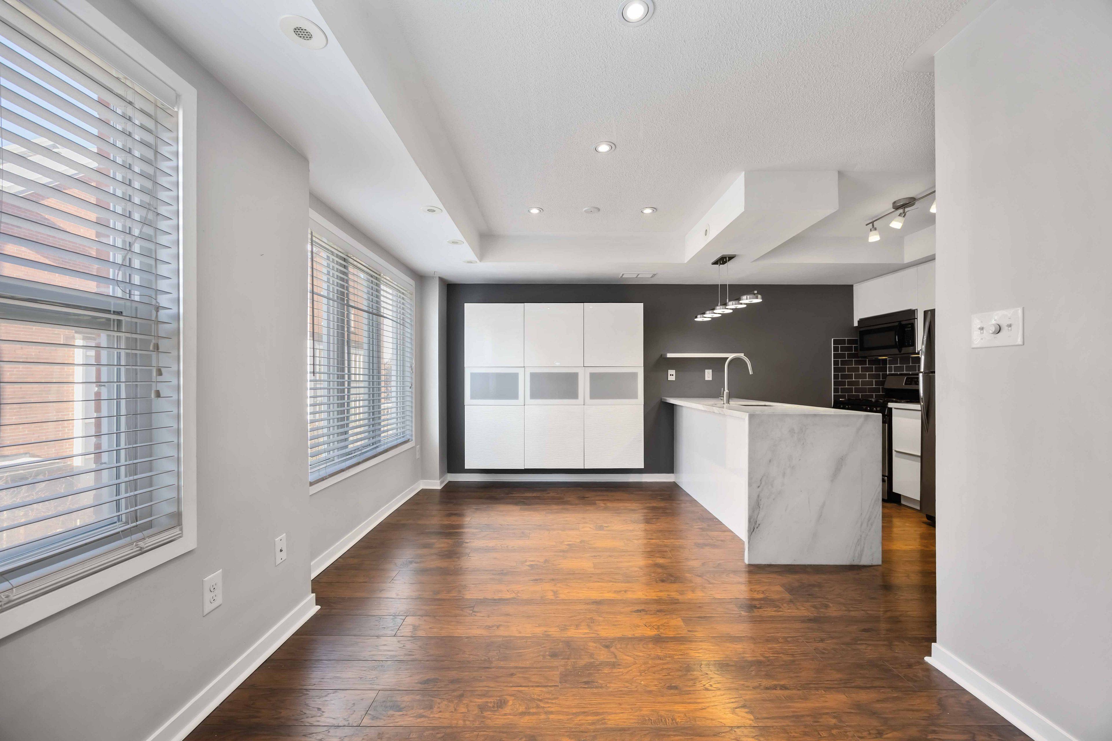 Toronto E01, ON M4M 3E8,23 Frances Loring LN #6