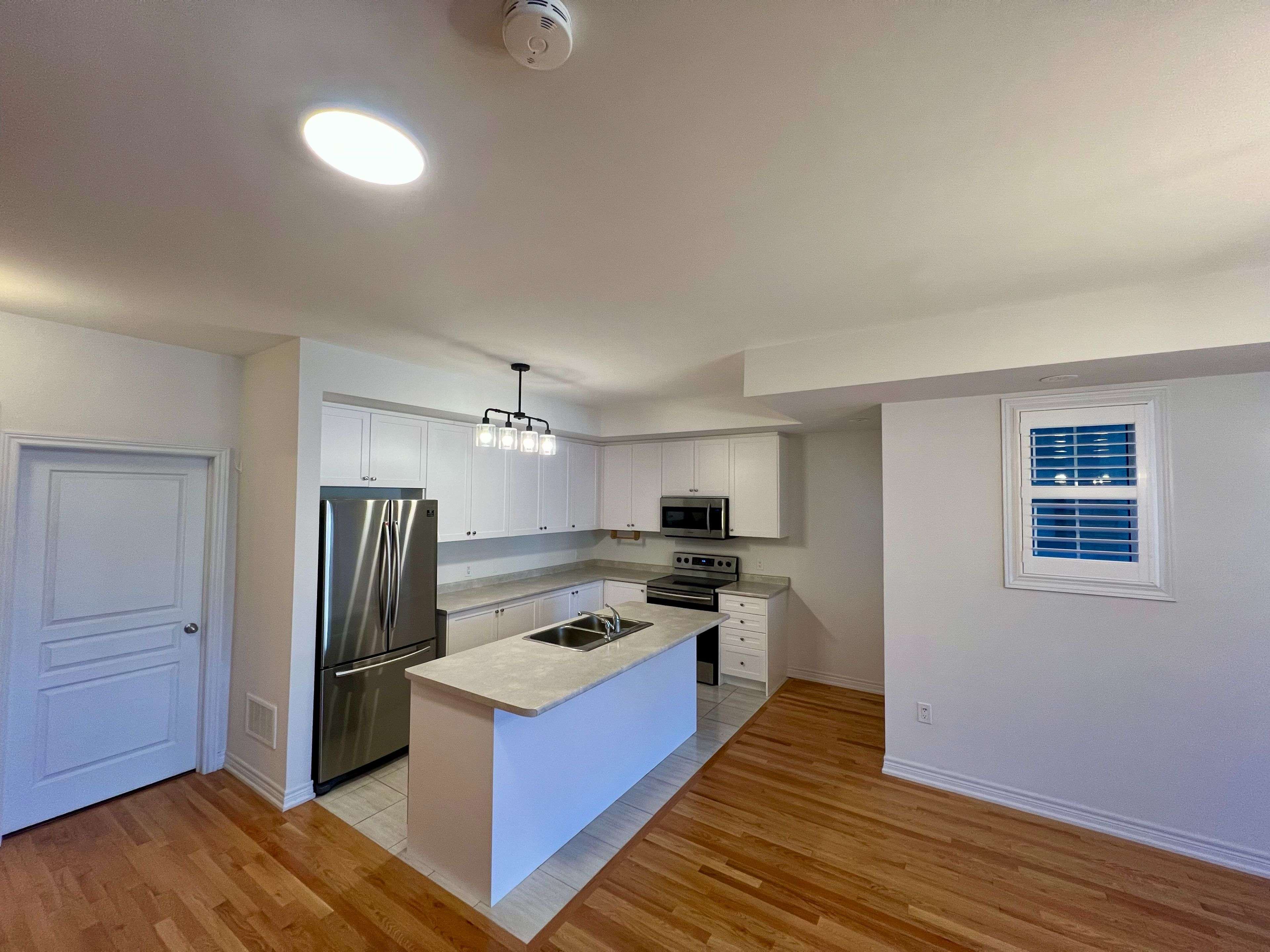 Markham, ON L6C 0X7,35 Jaffna LN