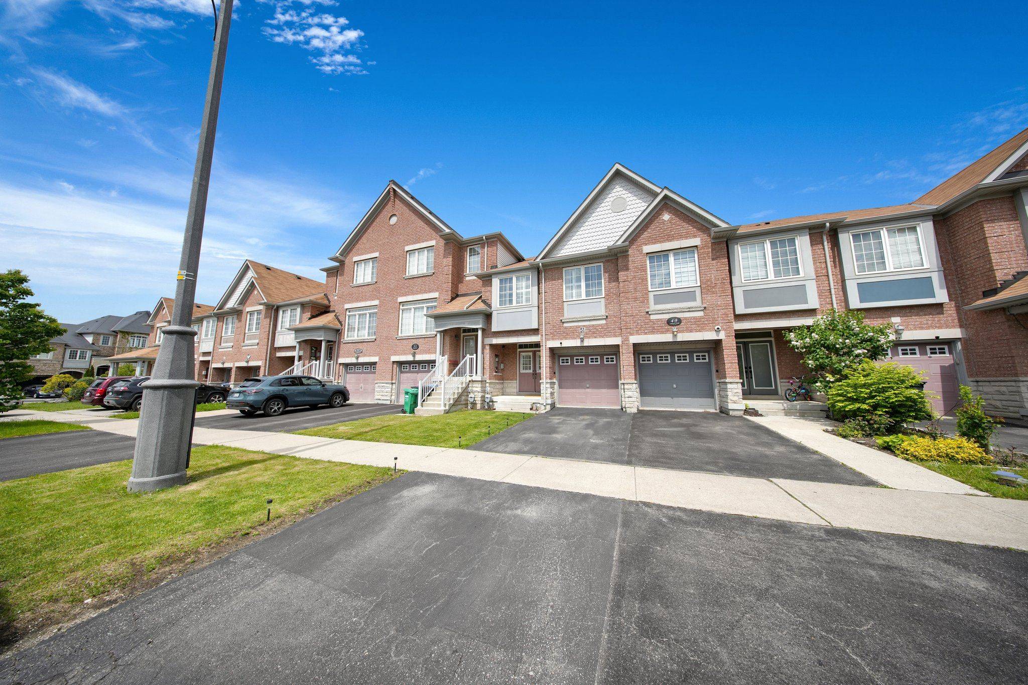 Brampton, ON L6R 3N4,51 Lorenzo CIR