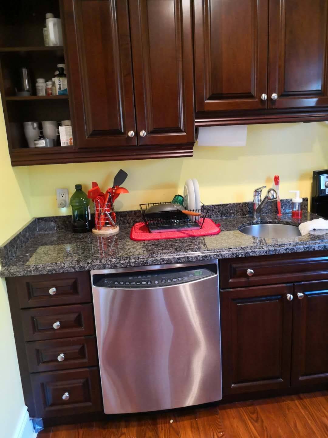 Mississauga, ON L5A 1P4,58 Paisley BLVD E #F2