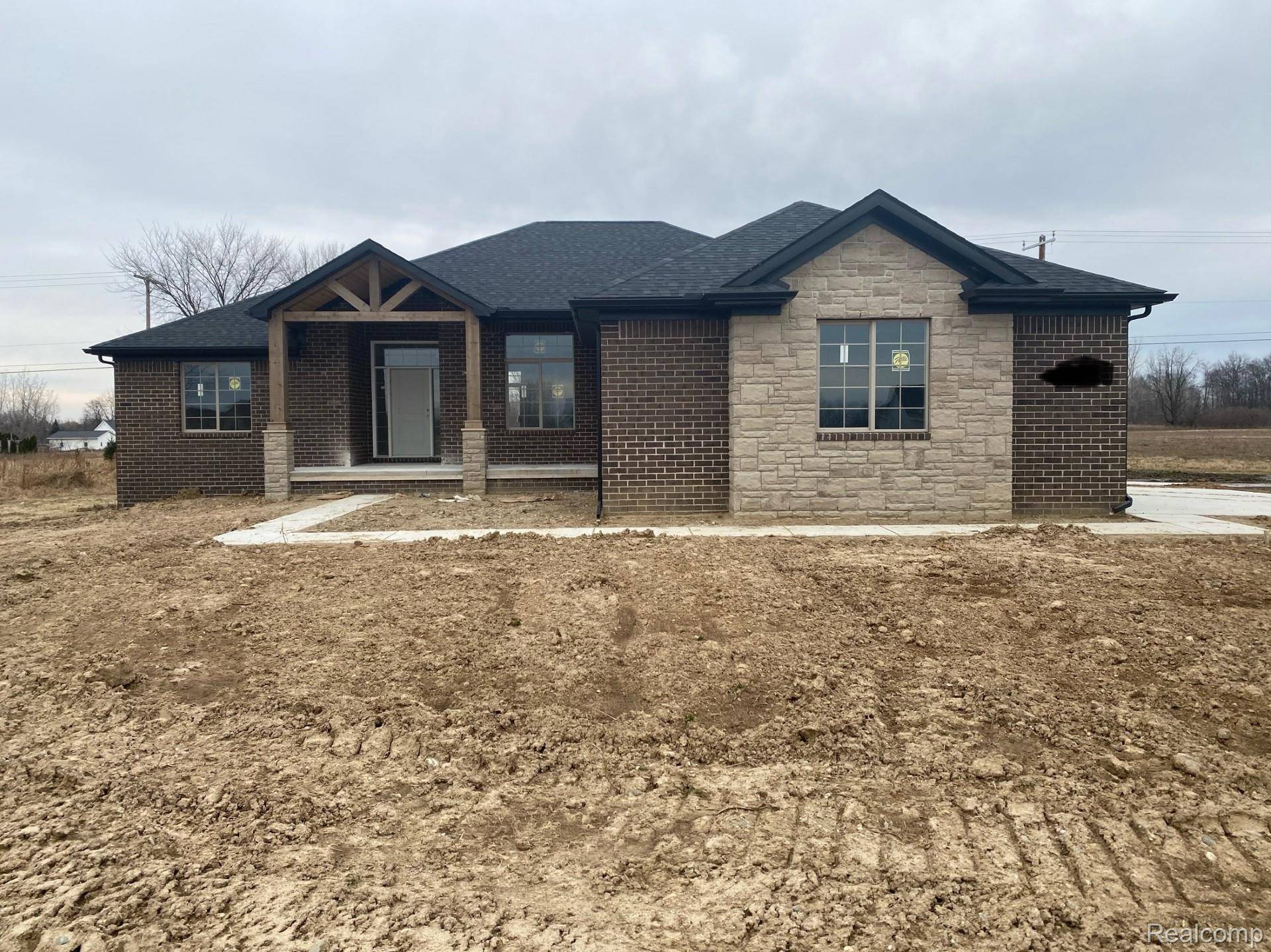 Almont, MI 48003,4940 Daisy LN