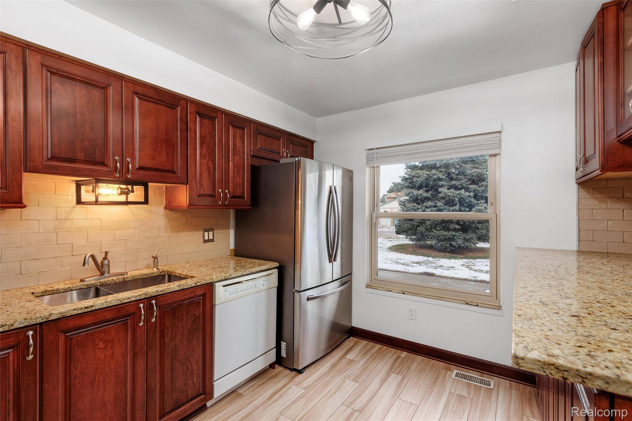 Sterling Heights, MI 48313,8114 Clay CT