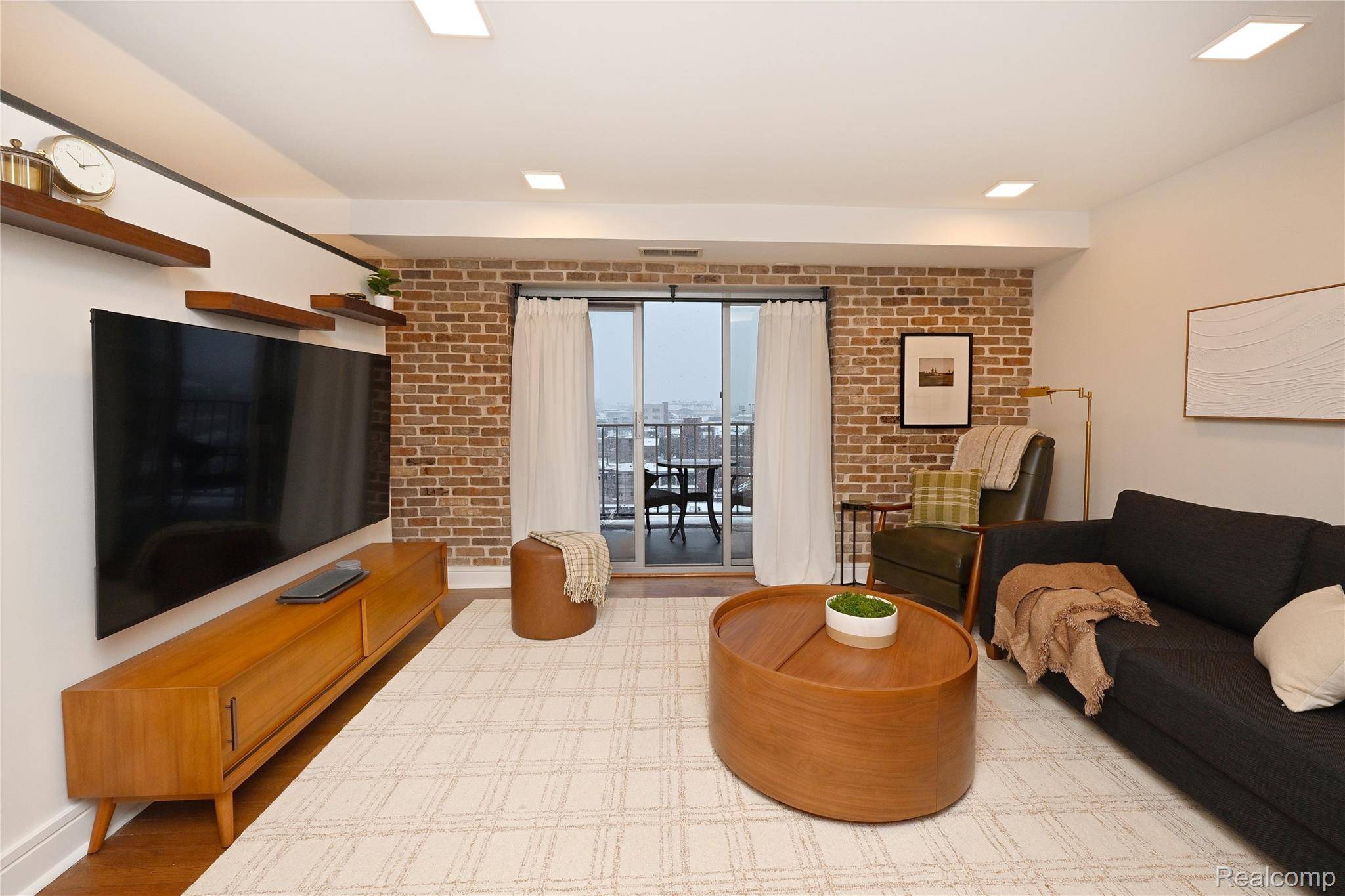 Birmingham, MI 48009,411 S Old Woodward AVE #Unit 911