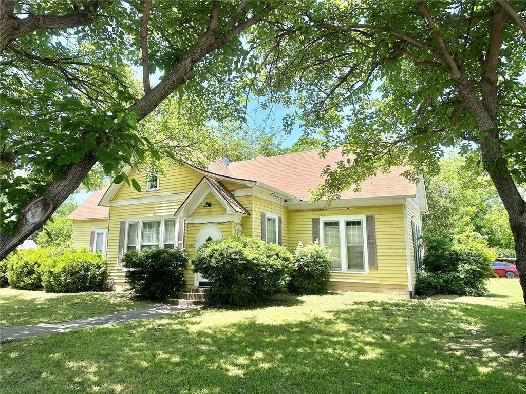 Gainesville, TX 76240,505 S Grand Avenue