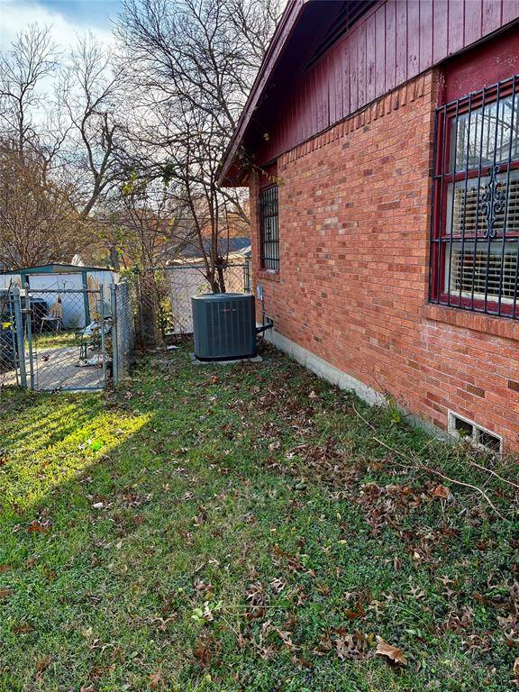 Dallas, TX 75216,1204 Adelaide Drive