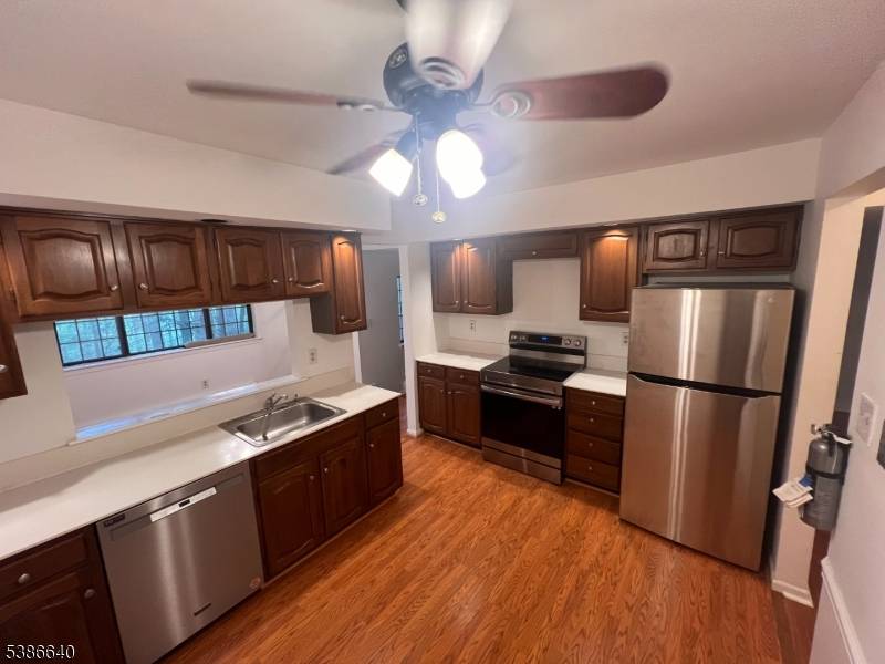 Morris Plains Boro, NJ 07950,7J Foxwood Dr #j