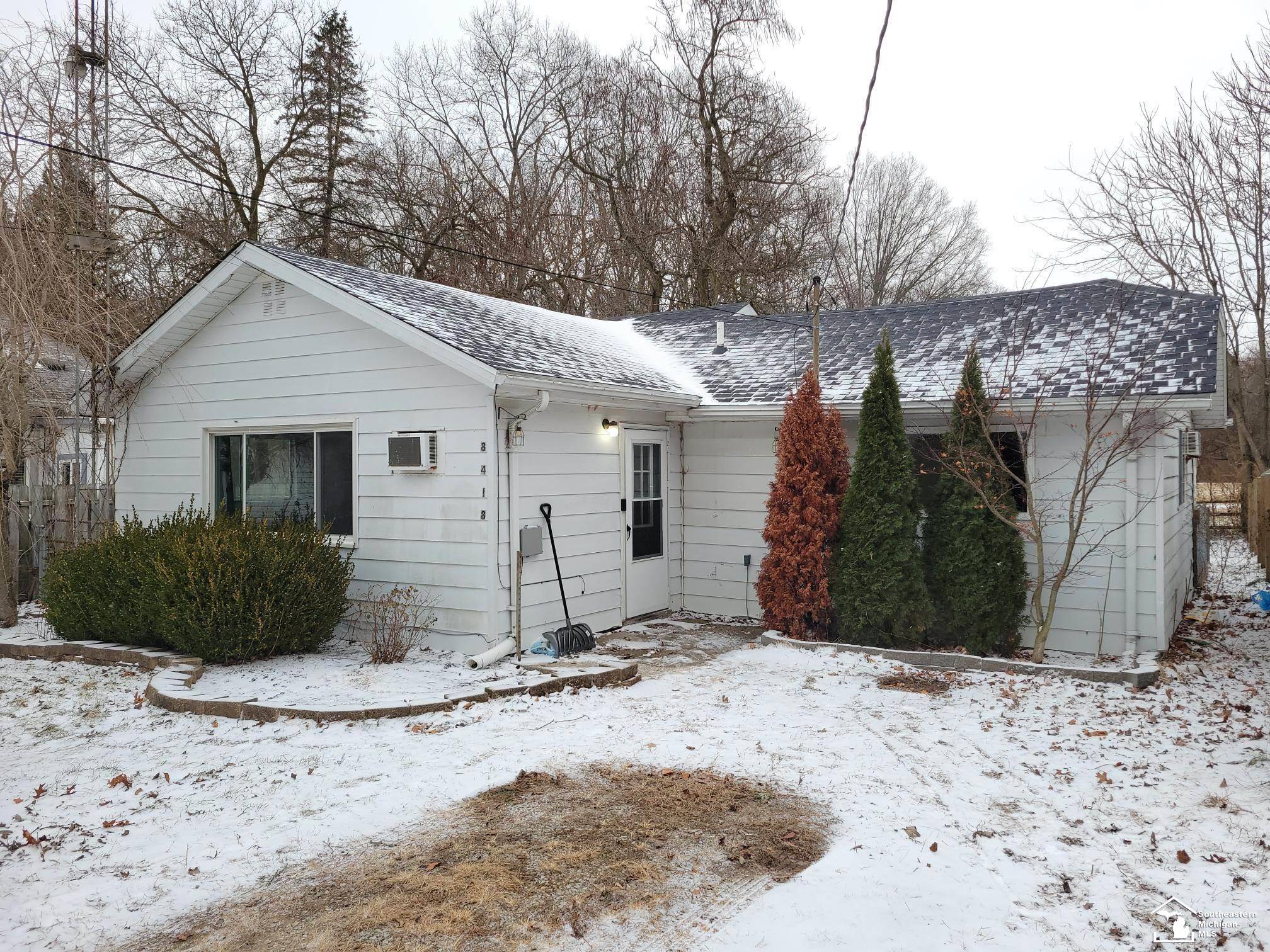 Temperance, MI 48182,8418 Lewis AVE