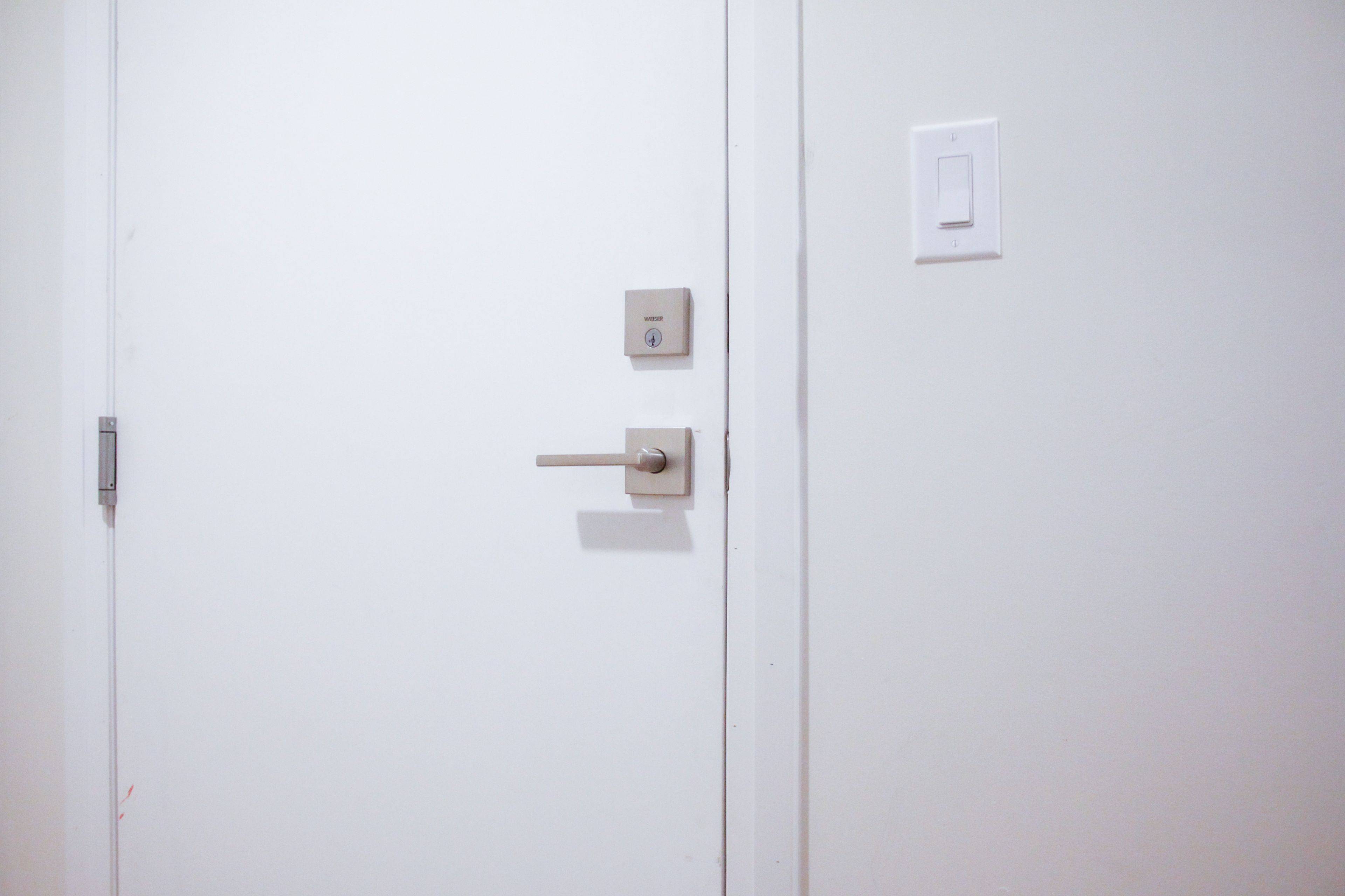 Toronto E03, ON M4B 1J8,65 Glenwood CRES