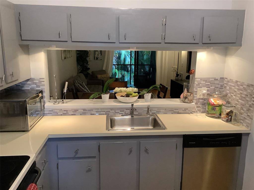 Boca Raton, FL 33433,22040 Palms Way #204