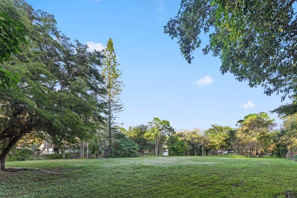 Parkland, FL 33067,5911 NW 66th Way