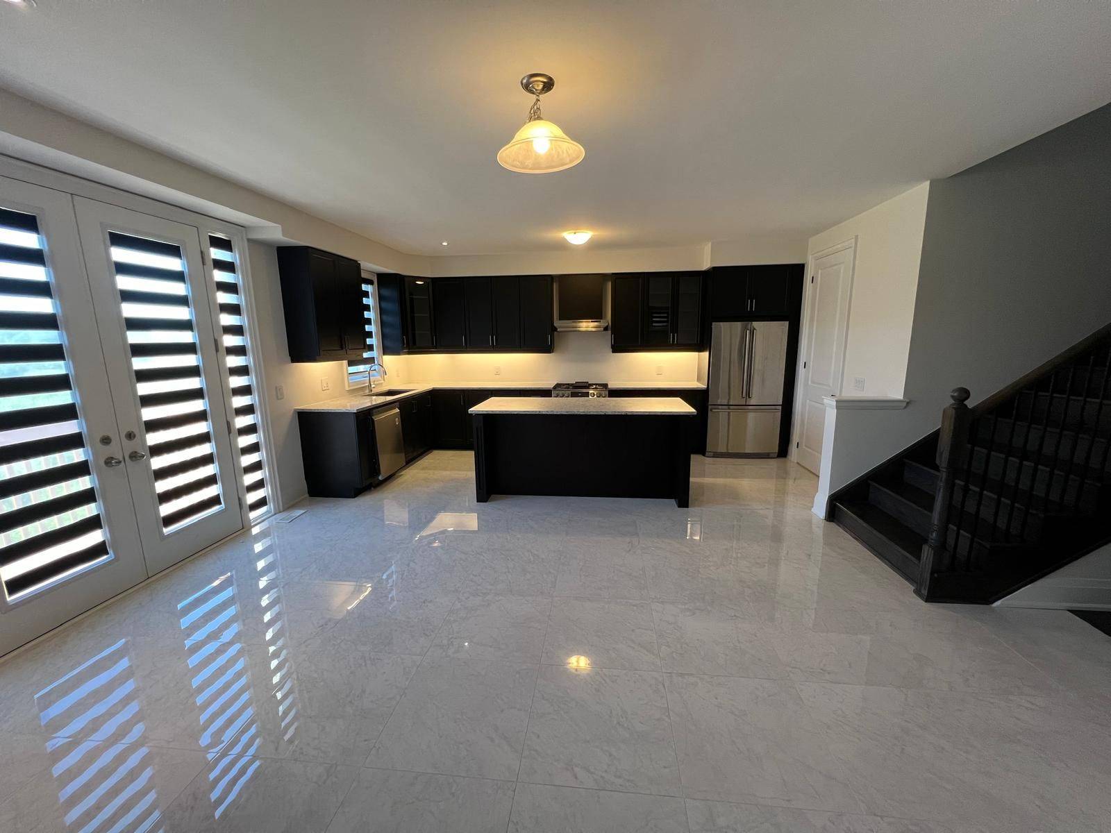 Bradford West Gwillimbury, ON L9N 1B4,48 Plank RD