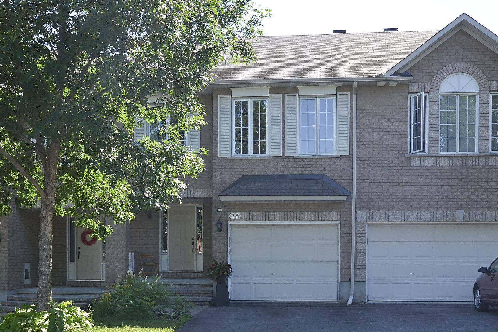 Kanata, ON K2T 1J7,38 Macassa CIR
