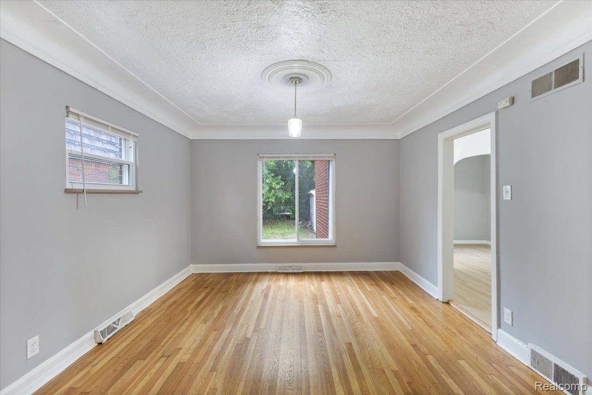 Detroit, MI 48221,18950 SANTA ROSA DR