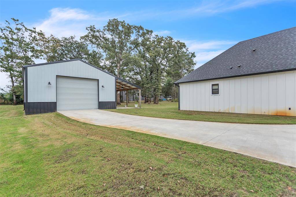 Mineola, TX 75773,303 County Road 2462