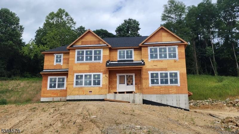 Lopatcong Twp., NJ 08865,7 Spring Ct