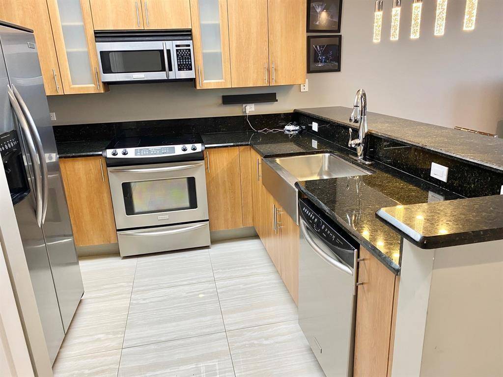 Wilton Manors, FL 33334,2631 NE 14th Ave #302