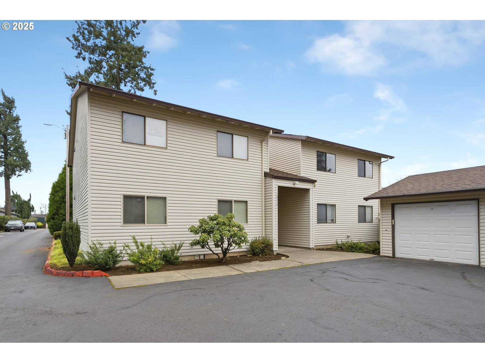 Portland, OR 97233,12514 SE STARK ST #D