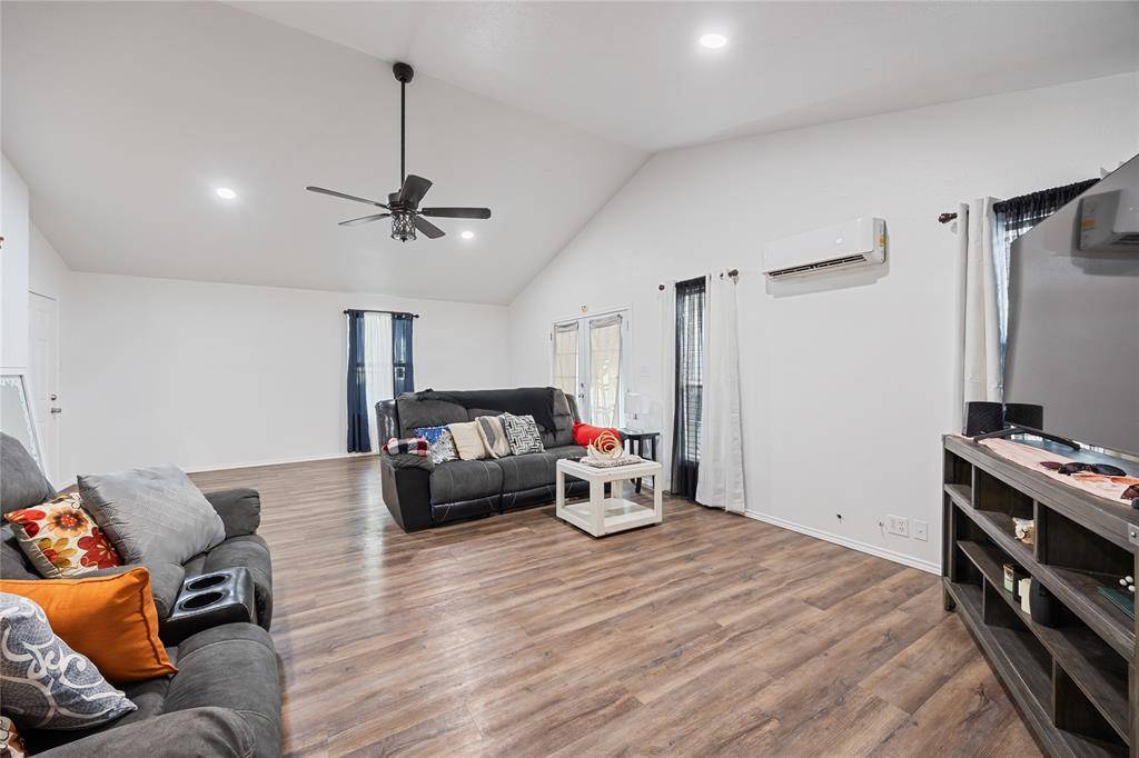 Emory, TX 75440,136 Private Road 7708