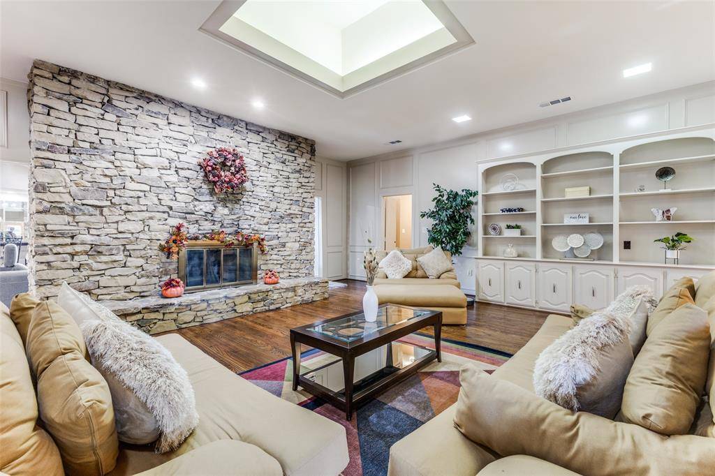 Dallas, TX 75243,8517 Clover Meadow Drive