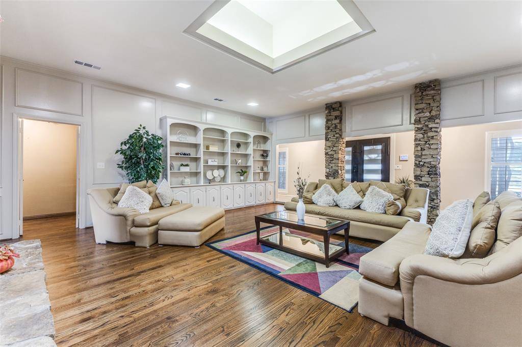 Dallas, TX 75243,8517 Clover Meadow Drive