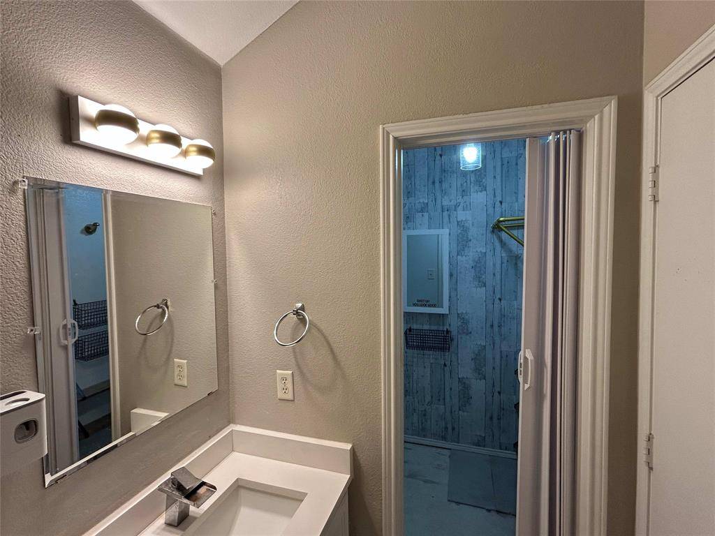 Dallas, TX 75051,1949 Sampsell Drive