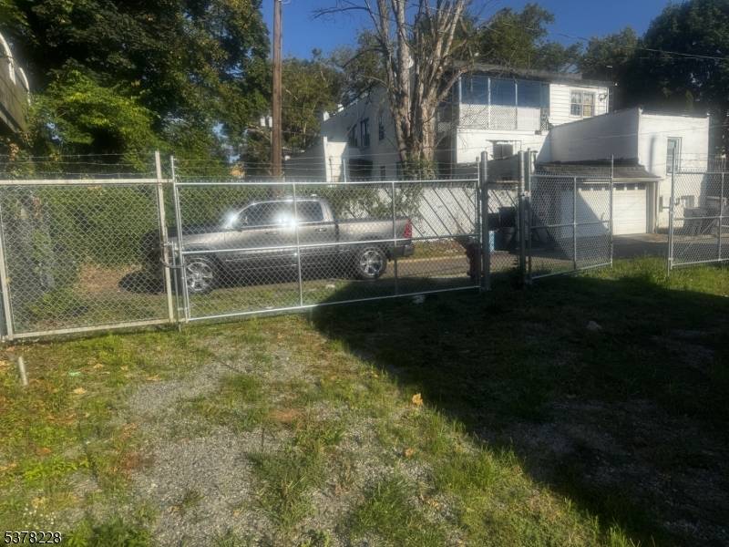 Bogota Boro, NJ 07603,335 Linden Ave