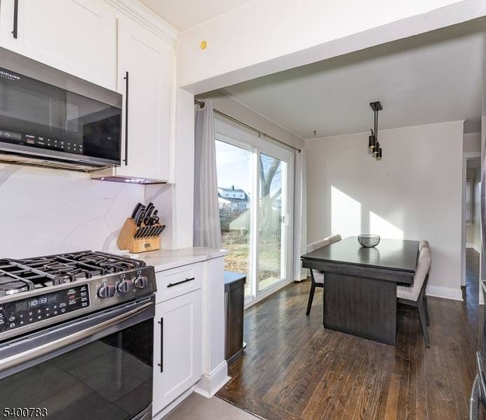 Woodland Park, NJ 07424,22 Ridgeview Dr