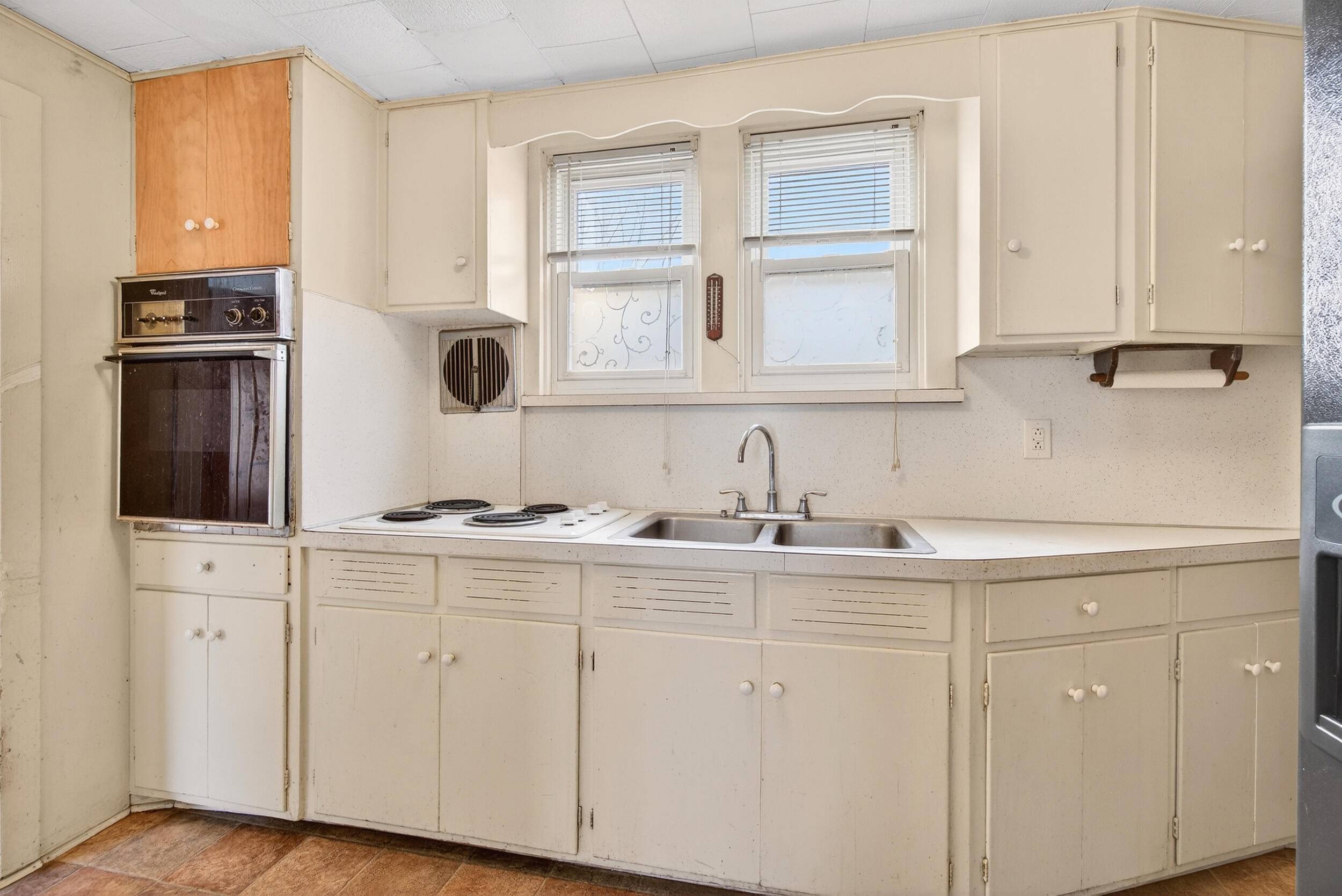 Jackson, MI 49202,907 N Elm AVE